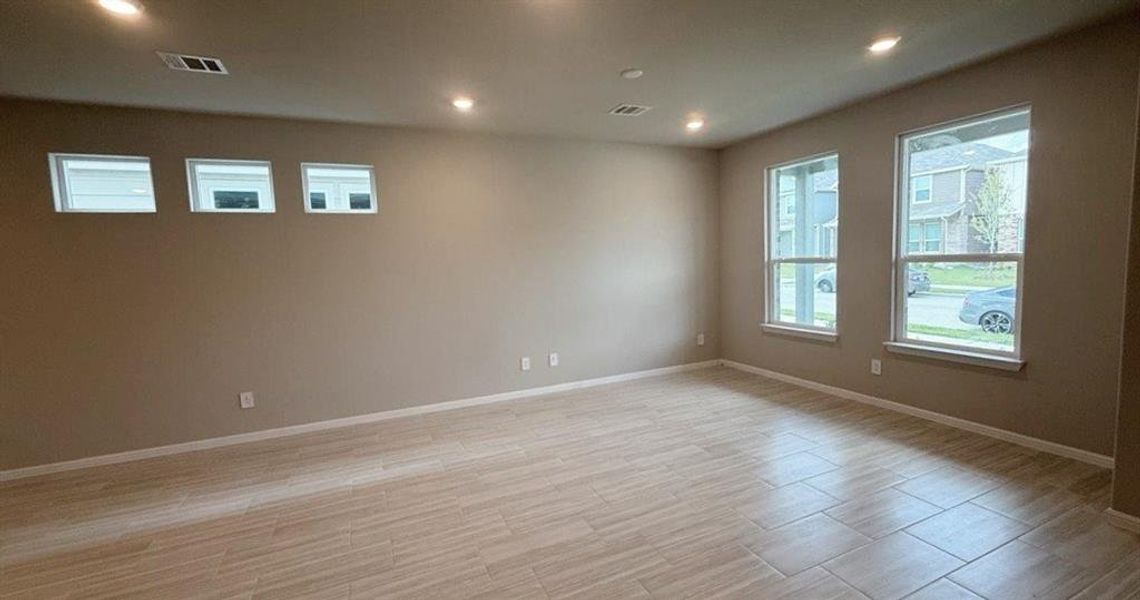 Dining-Living Dining-Living