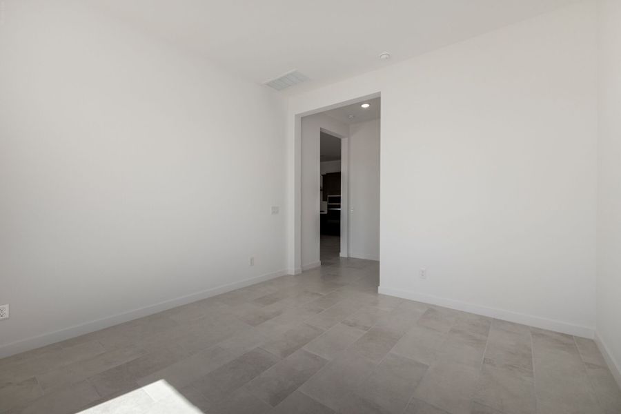 Spacious, unfurnished interior of a new home in Landmarke, San Tan Valley (Image 9). Spacious, unfurnished interior of a new home in Landmarke, San Tan Valley (Image 9).