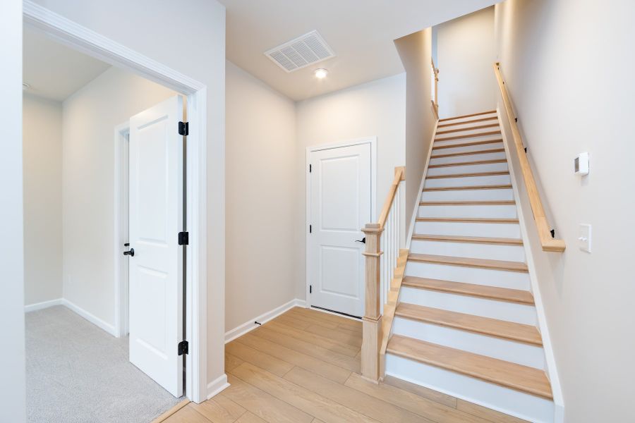 Spacious, unfurnished interior of a new home in Bellflower, Charlotte (Image 18).