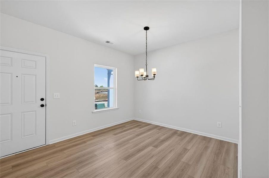 Spacious, unfurnished interior of a new home in Evergreen at Lakeside, Temple (Image 28).