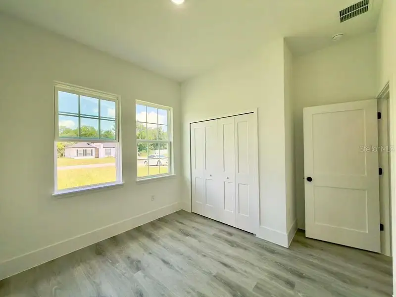 Spacious, unfurnished interior of a new home in , Ocala (Image 44).