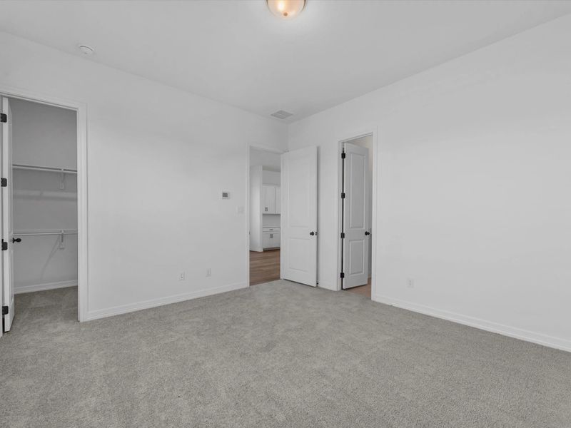 Primary bathroom. Sample product photo. Actual exterior and interior selections may vary by homesite. Photo may be virtually staged.