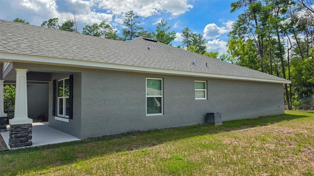 Exterior details and patio area of a home in , Homosassa (Image 28).