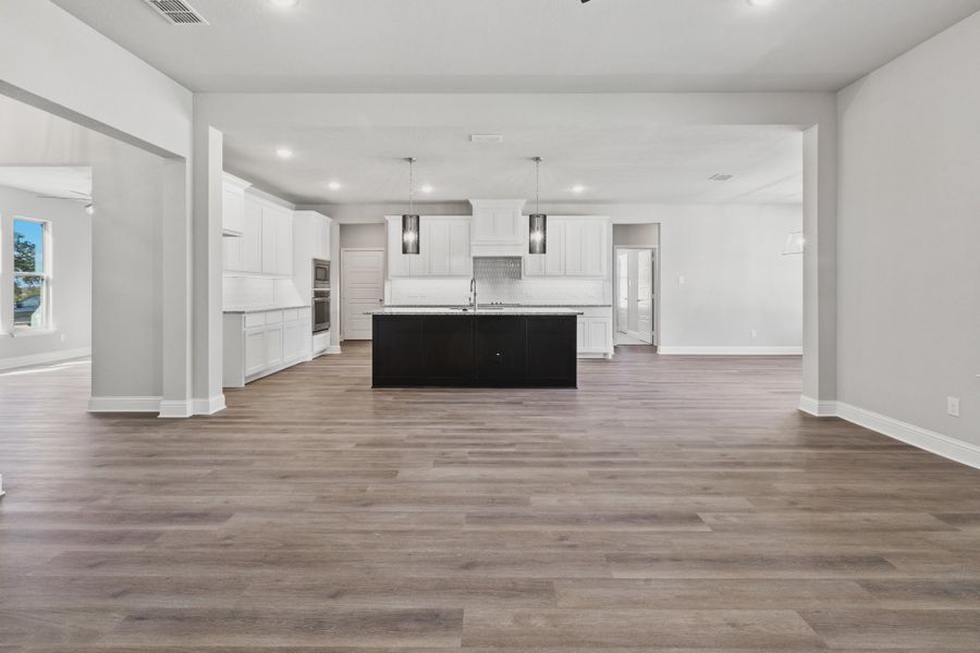 Representative unfurnished interior of a home built from the The Harper by Doug Parr Custom Homes in Spring Valley Ranch, Paradise (Image 9).