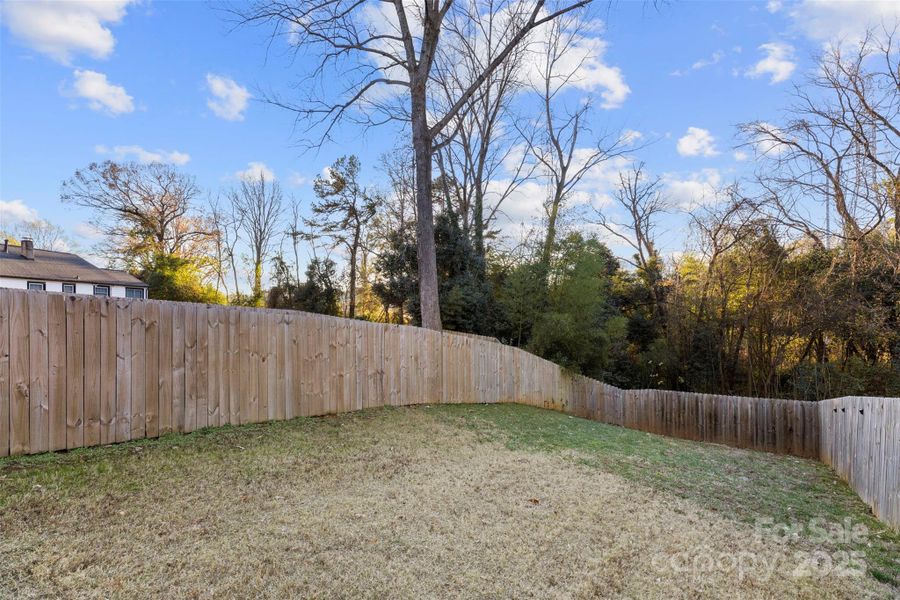Exterior details and patio area of a home in , Charlotte (Image 4).