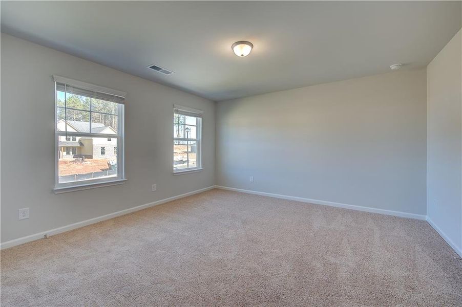 Spacious, unfurnished interior of a new home in Riverbend Overlook, Fayetteville (Image 16).