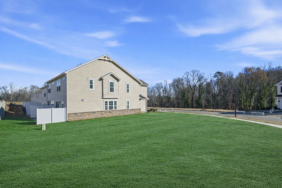 Exterior details and patio area of a home in Hedgecliff Townes, Kannapolis (Image 4).