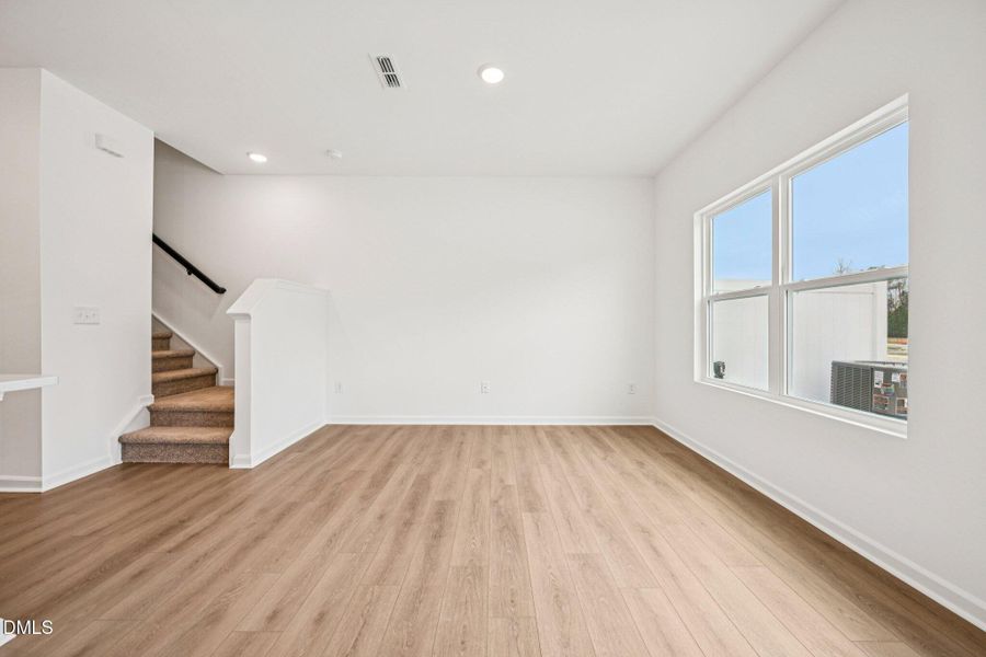 9-web-or-mls-Mirth Ct-S0701-009