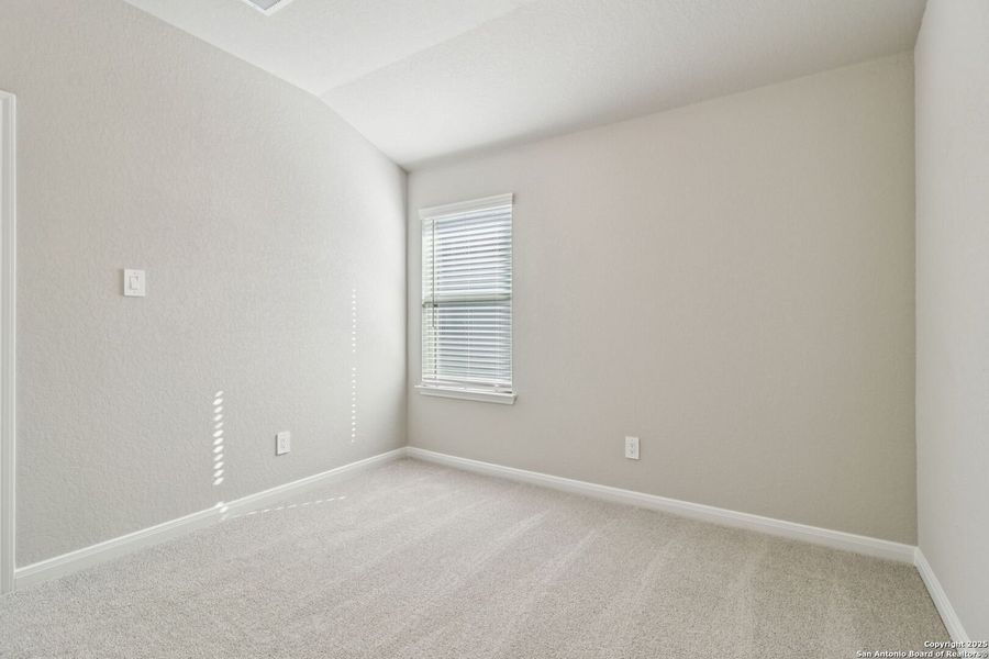 Spacious, unfurnished interior of a new home in Catalina, Converse (Image 36).
