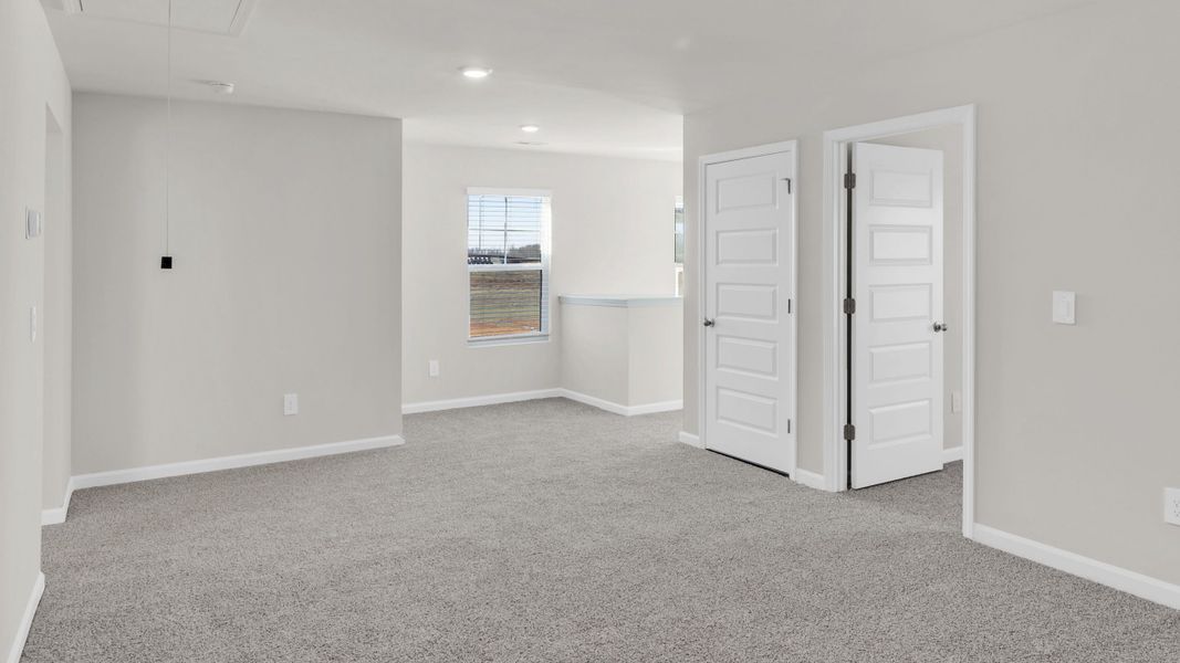 Spacious, unfurnished interior of a new home in Bailey Park, Fayetteville (Image 28).