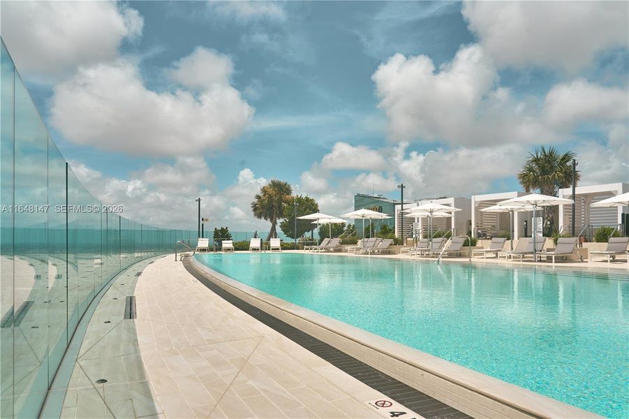 Level 55-Pool Deck Level 55-Pool Deck