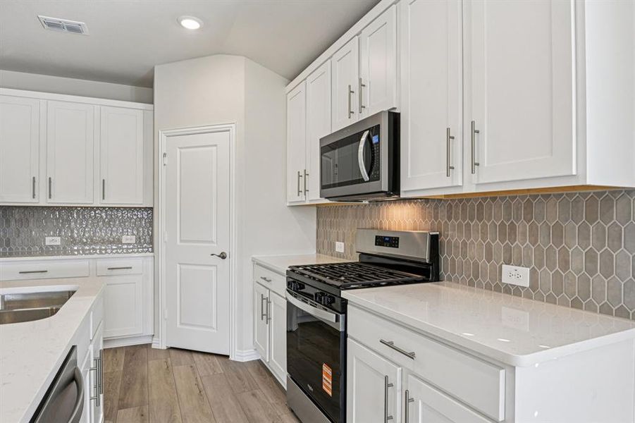 Photo is not of the actual home, but is an inspirational photo of builder’s model home and may depict options, furnishings, and/or decorator features that are not included.