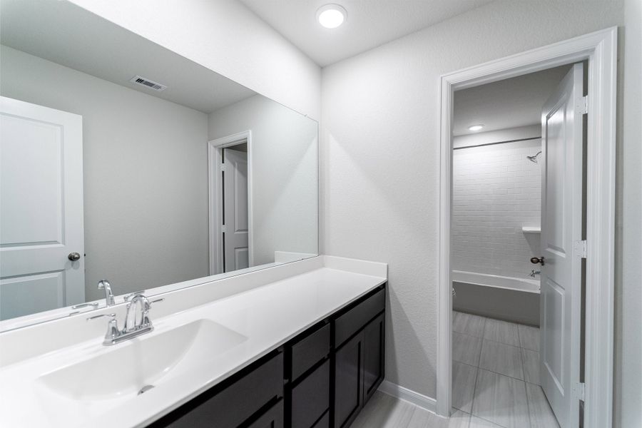 Furnished interior view inside a new home in Canterra Creek, Rosharon (Image 11).