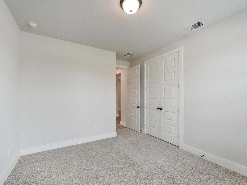 Spacious, unfurnished interior of a new home in Sierra Vista, Rosharon (Image 43).