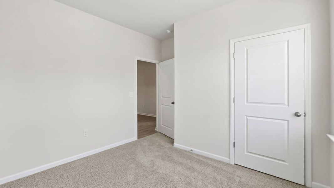 Spacious, unfurnished interior of a new home in Benjamin's Grove, Woodruff (Image 19).