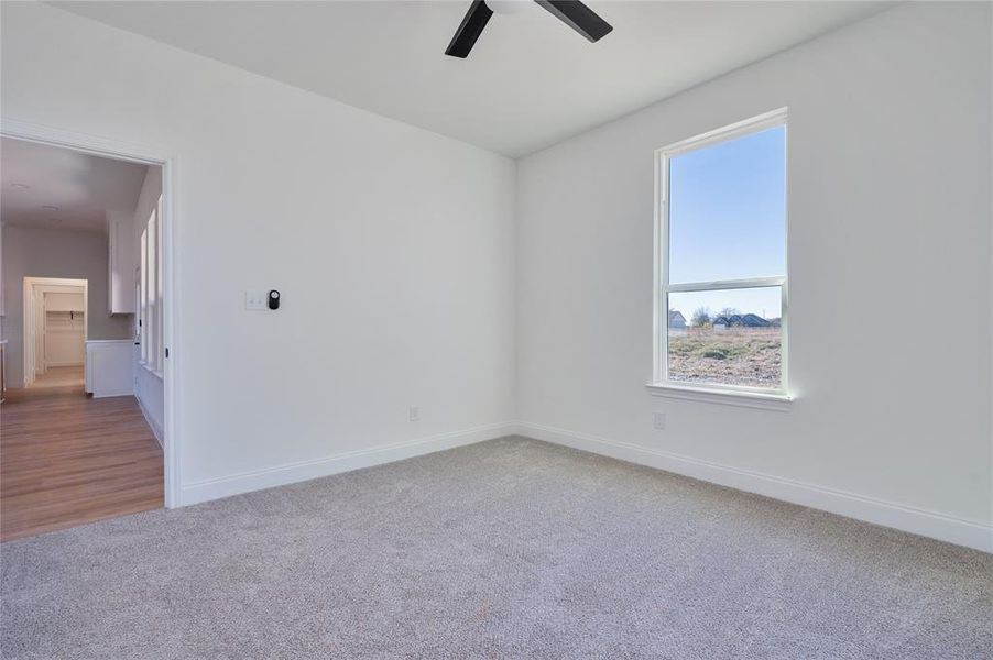 Spacious, unfurnished interior of a new home in , Brashear (Image 33).