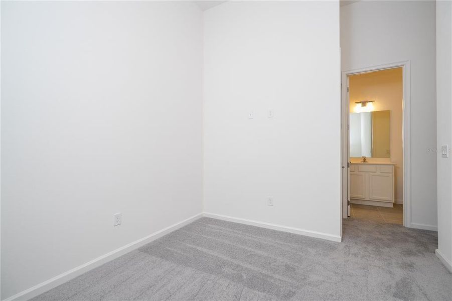 Spacious, unfurnished interior of a new home in , Orlando (Image 86).