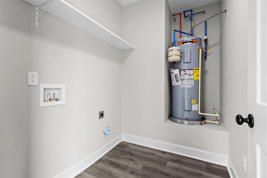 Spacious, unfurnished interior of a new home in , Dallas (Image 17). Spacious, unfurnished interior of a new home in , Dallas (Image 17).