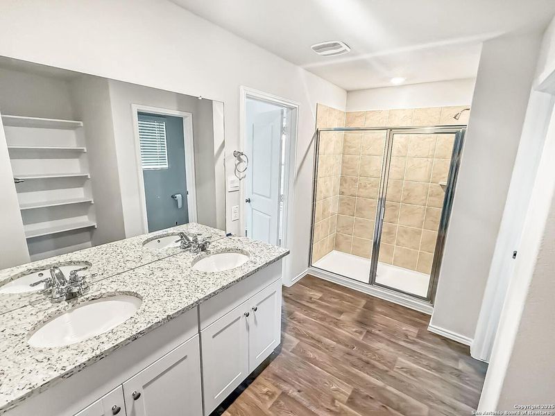 Furnished interior view inside a new home in Winding Creek, New Braunfels (Image 6).
