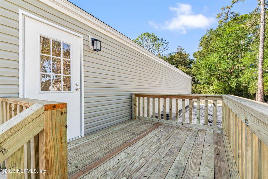 Exterior details and patio area of a home in , East Palatka (Image 2).