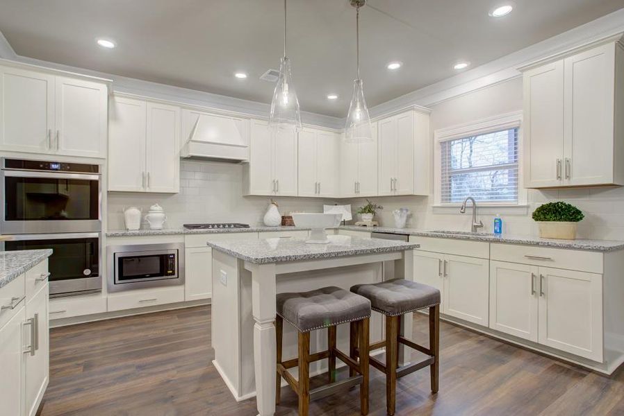 Furnished interior view inside a new home in Livingstone Park, Kennesaw (Image 7).