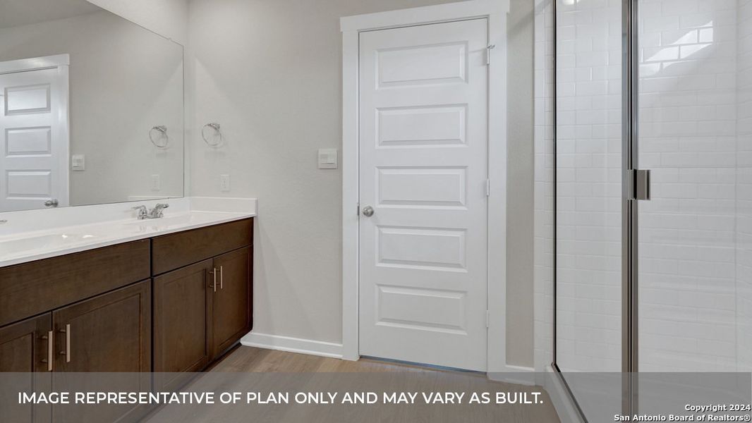 Furnished interior view inside a new home in Sonoma Oaks, Fredericksburg (Image 8).