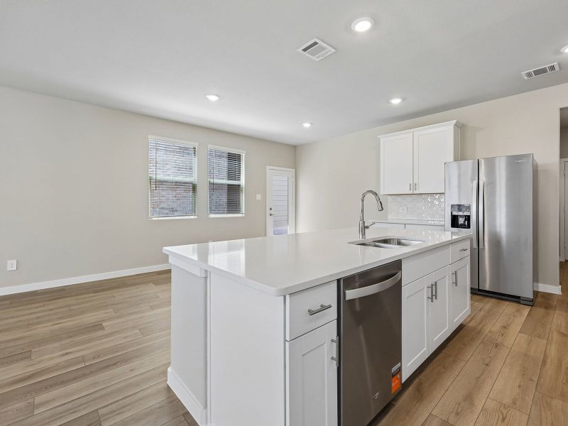 Furnished interior view inside a new home in Oak Ridge Park, Corinth (Image 7).