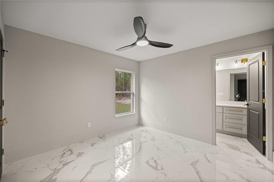 Spacious, unfurnished interior of a new home in , Ocala (Image 23).