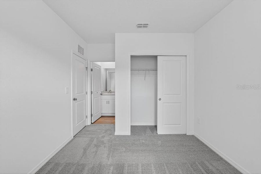 Spacious, unfurnished interior of a new home in Palm Wind, Hudson (Image 25).