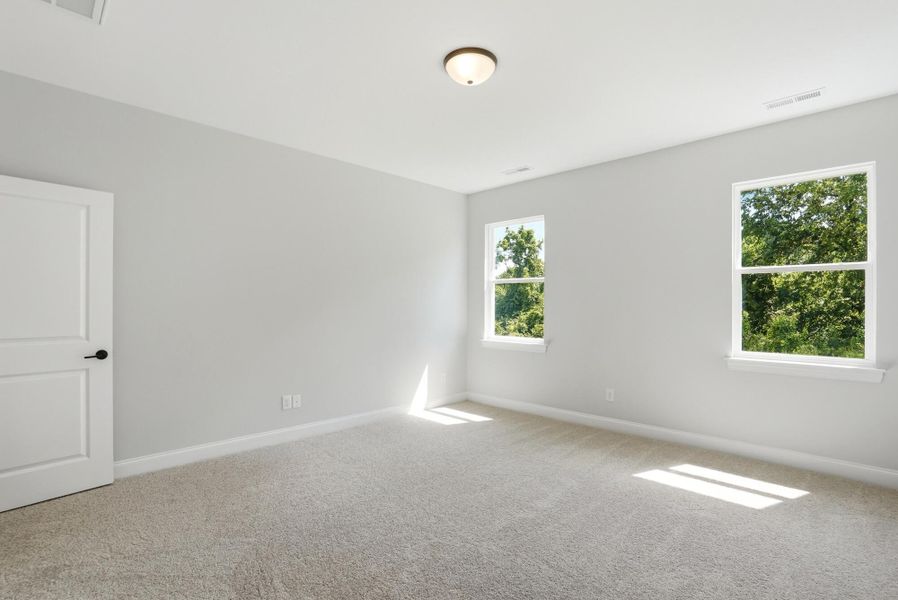 Spacious, unfurnished interior of a new home in Ashton Park, Monroe (Image 14).