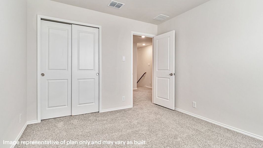 Representative unfurnished interior of a home built from the The Commerce by D.R. Horton in Riverstone at Westpointe, San Antonio (Image 32).