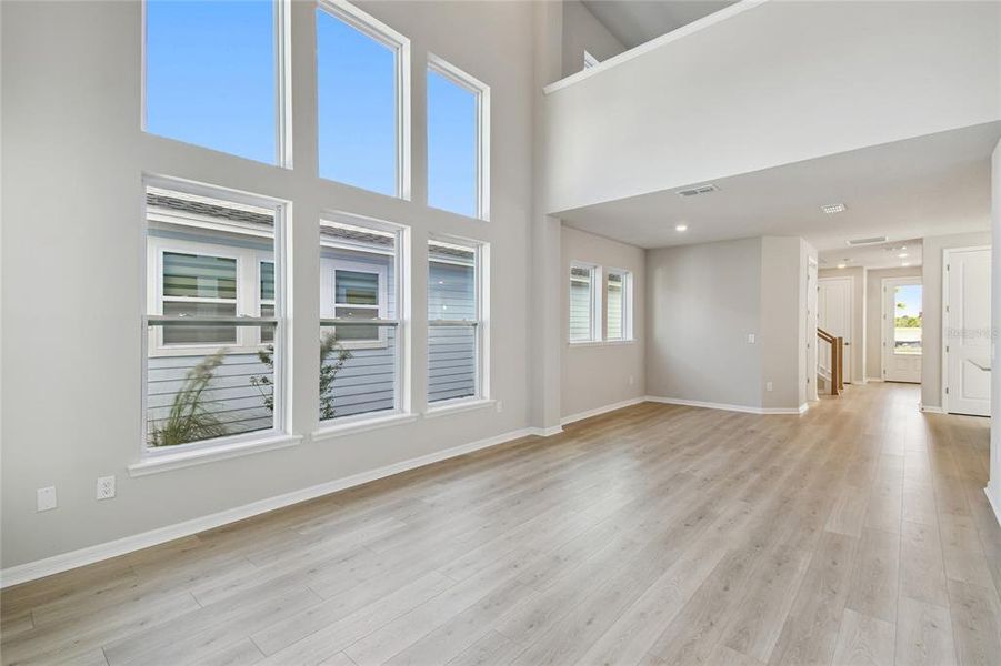 Spacious, unfurnished interior of a new home in Weslyn Park in Sunbridge 34', St. Cloud (Image 30).