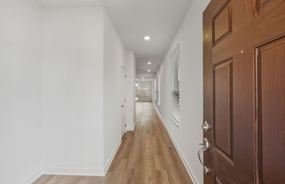 Spacious, unfurnished interior of a new home in Crosswinds, Kyle (Image 35).