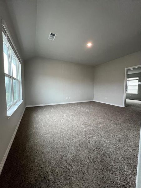 Spacious, unfurnished interior of a new home in Hanna Ranch, Everman (Image 9).