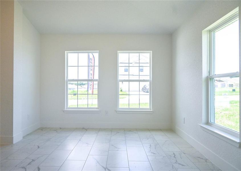 Spacious, unfurnished interior of a new home in , Ocala (Image 8).