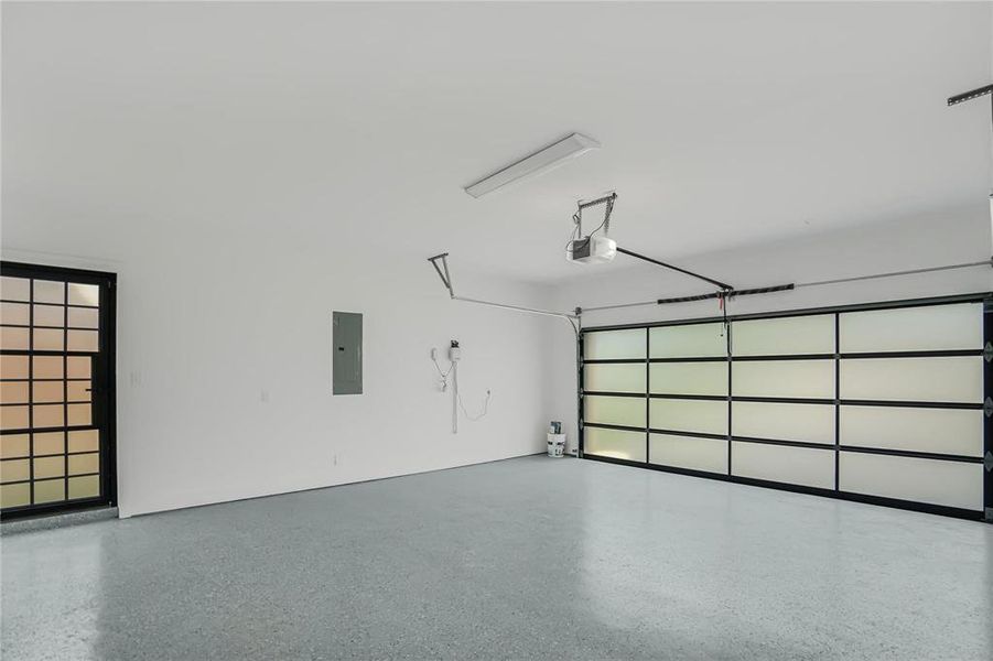 Spacious, unfurnished interior of a new home in , Dallas (Image 19).