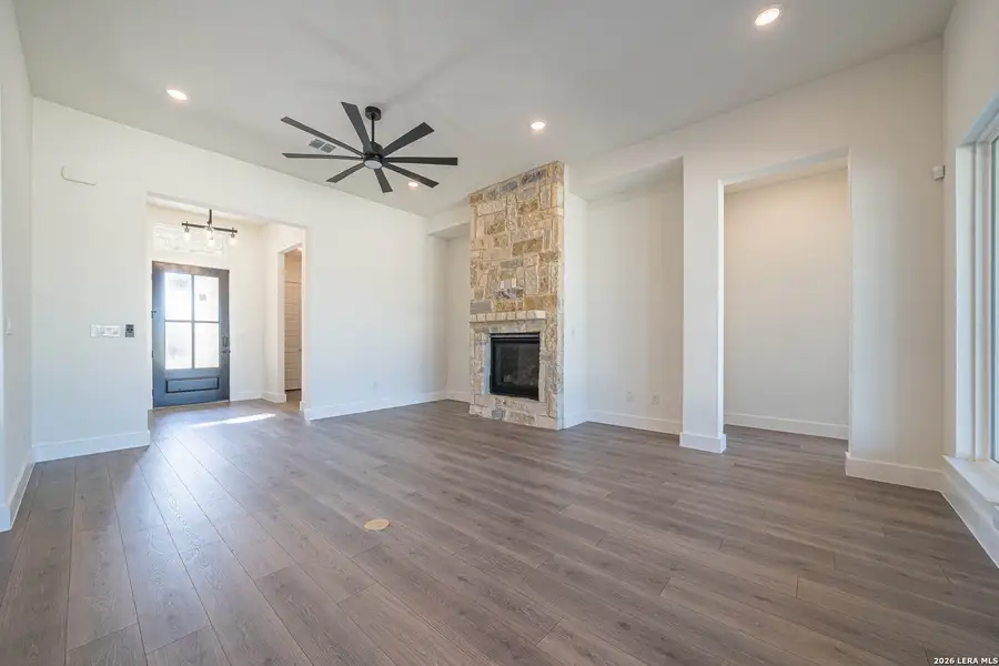 Spacious, unfurnished interior of a new home in , Kerrville (Image 21).