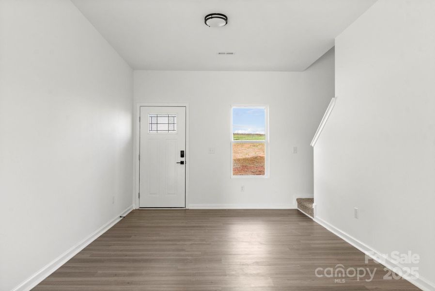 Spacious, unfurnished interior of a new home in , Shelby (Image 27).