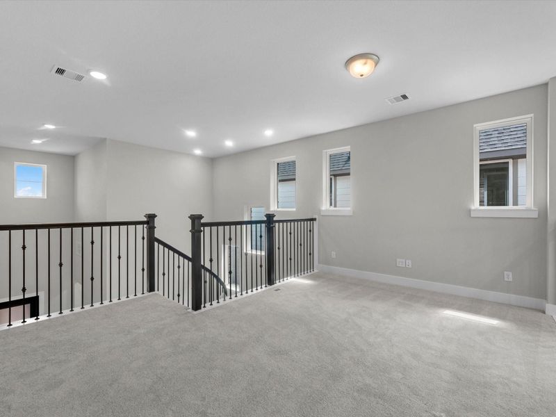 Spacious, unfurnished interior of a new home in Oakhill Reserve, Tomball (Image 17).