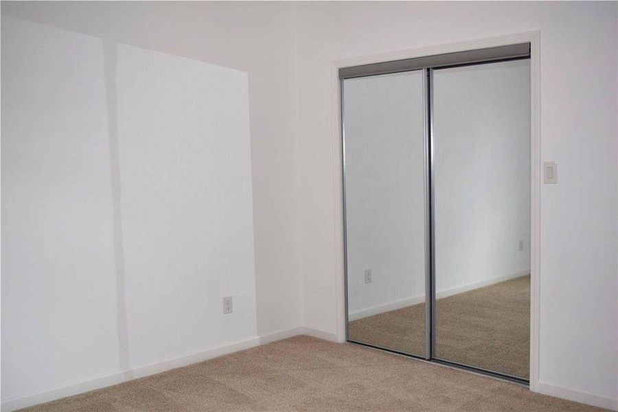 Spacious, unfurnished interior of a new home in , Cleveland (Image 9).