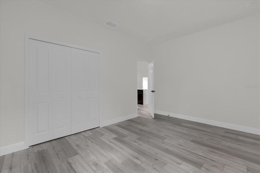 Spacious, unfurnished interior of a new home in , Citrus Springs (Image 35).