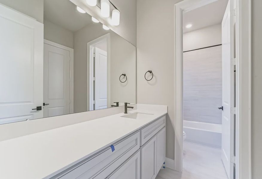 Plan 4132 bath 2 - 13 of 14