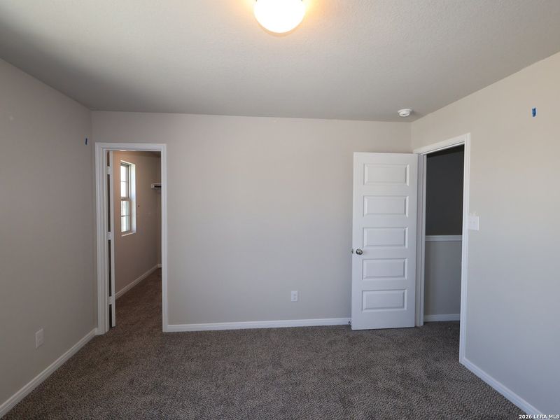 Spacious, unfurnished interior of a new home in Paloma Park, Converse (Image 25).