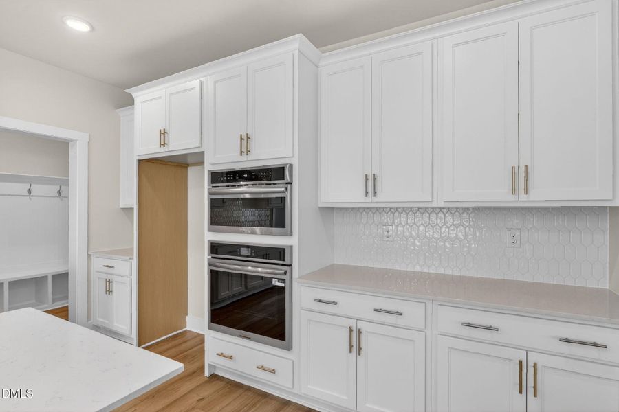 DC 125 Selma French Country-16 DC 125 Selma French Country-16