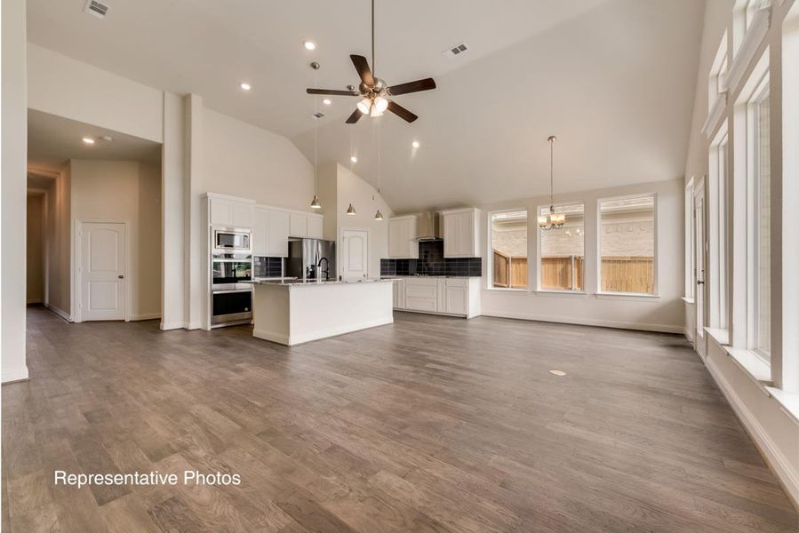 Representative unfurnished interior of a home built from the Royal Drew by Grand Homes in Edgewater, Fate (Image 12).