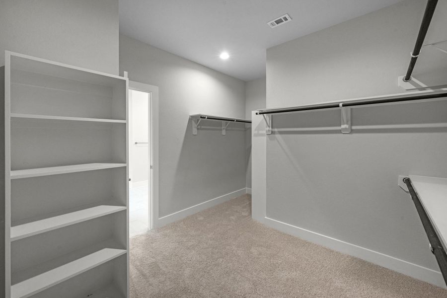 Spacious, unfurnished interior of a new home in Morton Creek Ranch, Katy (Image 30).