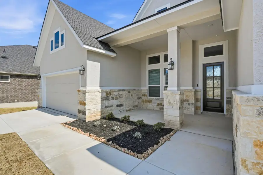 Exterior details and patio area of a home in Esperanza, Boerne (Image 4).