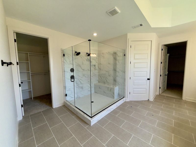 Image 22 of a home in White Oak.
