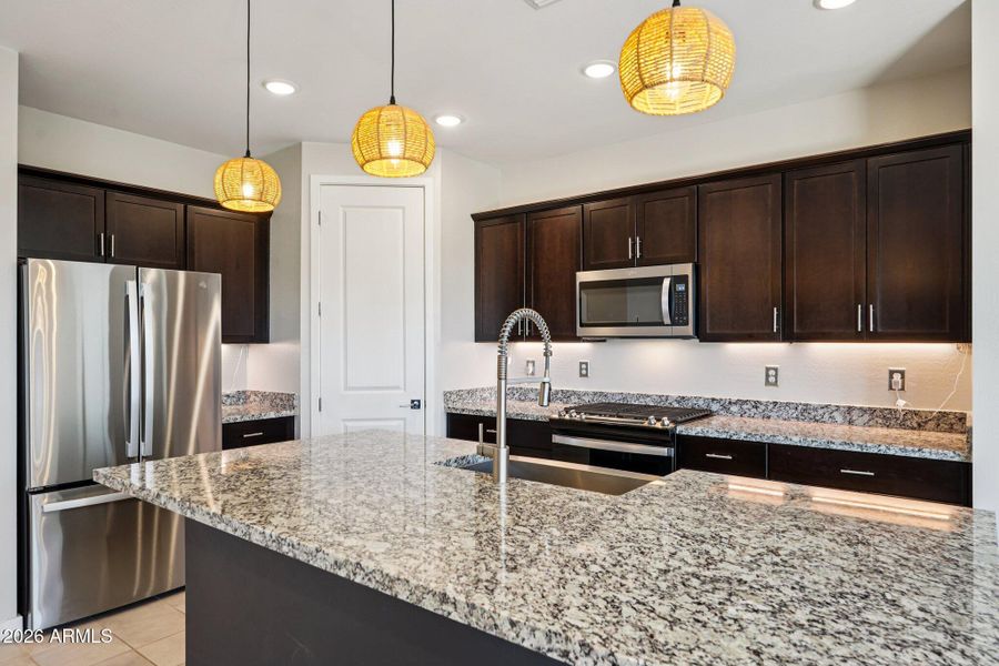 15-web-or-mls-W Sunnyslope Ln-S0804-015 15-web-or-mls-W Sunnyslope Ln-S0804-015