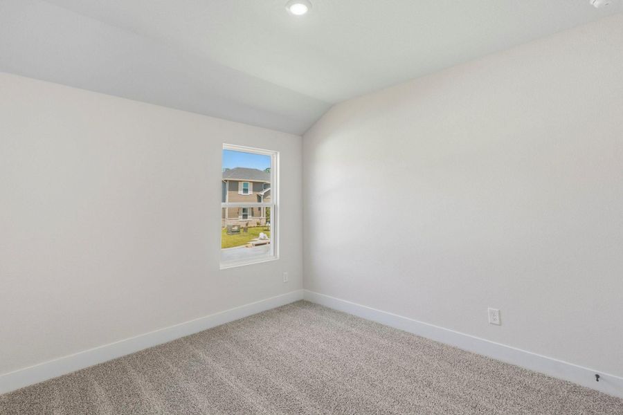 Spacious, unfurnished interior of a new home in Chapel Lakes, Montgomery (Image 17).